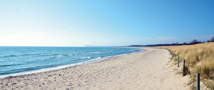 vh_umgebung_08 Strand von Göhren auf Rügen mit feinem Sand und Blick auf die Ostsee